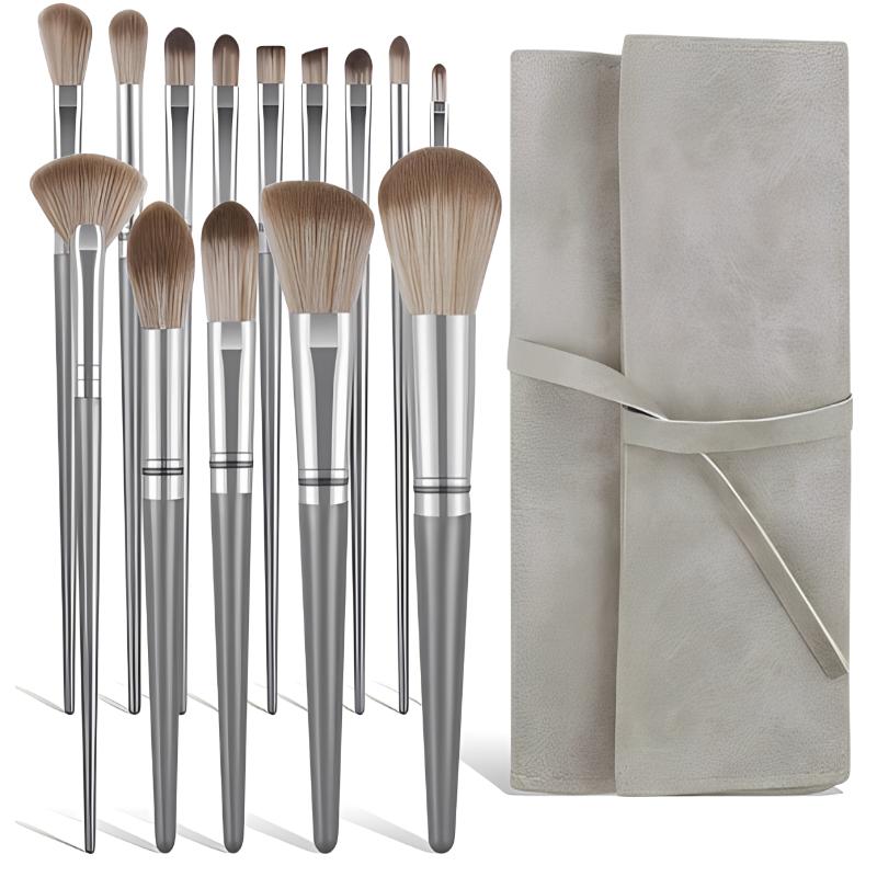 Merit Beauty Makeup - ชุดแปรงแต่งหน้า 14 ชิ้น สีเทาเงิน ขนแปรงนุ่มเรียบ ซองหนัง